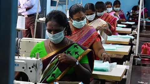 சுய உதவிக் குழுக்களுக்கு ரூ.25,000 கோடி கடனுதவி | ஊரக வளர்ச்சி, ஊராட்சித் துறை மானியக் கோரிக்கை - 28 முக்கிய அறிவிப்புகள்