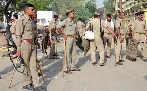 செய்தியாளர் உட்பட 8 பேரை உள்ளாடையுடன் நிற்க செய்த மத்திய பிரதேச போலீஸார் - ‘‘எடிட்டர்ஸ் கில்டு ஆப் இந்தியா’’ கண்டனம்