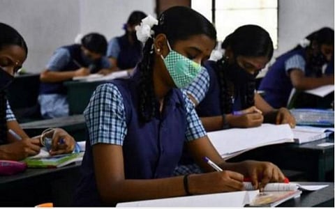 10, 11, 12-ம் வகுப்பு திருப்புதல் தேர்வு பள்ளிகள் அளவில் நடத்த உத்தரவு