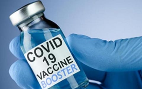 நாடு முழுவதும் தனியார் மையங்களில் 18 வயதுக்கு மேற்பட்டோருக்கு பூஸ்டர் தடுப்பூசி செலுத்தும் பணி தொடக்கம்