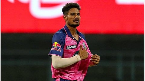 IPL 2022 | ’மகன் ஆட்டத்தை சலூன் கடையில் ரசித்த தந்தை’ - கடைசி ஓவரில் அற்புதமாக பந்துவீசிய குல்தீப் சென் யார்?