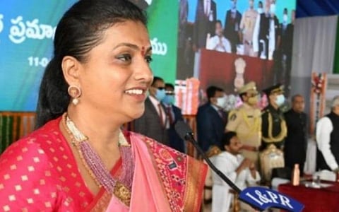 அமைச்சராக பதவியேற்ற ரோஜா.