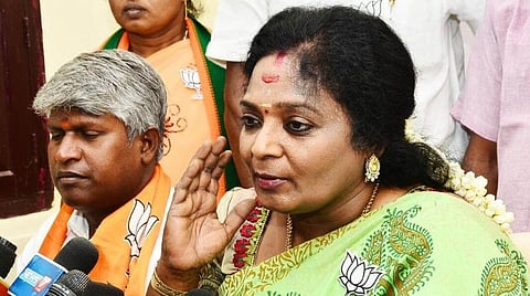 தெலங்கானா அரசை கவிழ்ப்பேன் என கூறவில்லை: ஆளுநர் தமிழிசை விளக்கம்