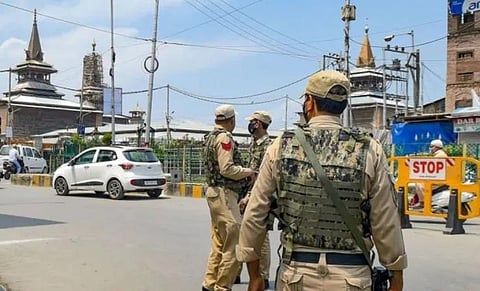 ஜம்மு-காஷ்மீரில் குவியும் முதலீடு - 2.4 லட்சம் வேலைவாய்ப்புகள் உருவாகும்