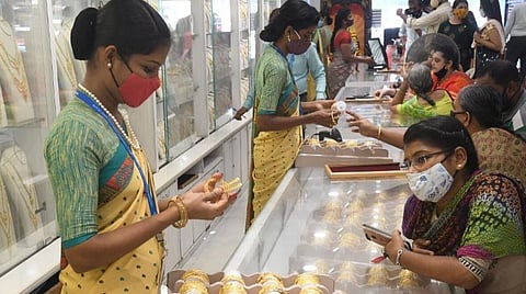 தங்கம் விலை உயர்வு: இன்றைய நிலவரம் என்ன?