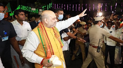 புதுச்சேரி நிகழ்ச்சிகளில் பங்கேற்பதற்காக வந்த மத்திய அமைச்சர் அமித் ஷாவுக்கு சென்னையில் உற்சாக வரவேற்பு