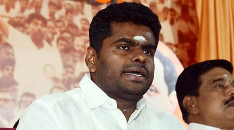 தமிழக ஆளுநரை பழிவாங்கும் நோக்கில் துணை வேந்தர் நியமன மசோதா தாக்கல்: அண்ணாமலை ஆவேசம்