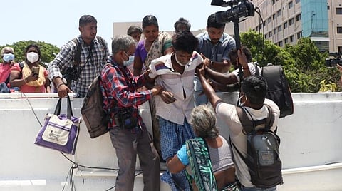 'காலத்தால் செய்த நன்றி' - மருத்துவமனை தீ விபத்தில் மக்களை காப்பாற்றிய ஊடகத் துறையினரை பாராட்டிய முதல்வர்