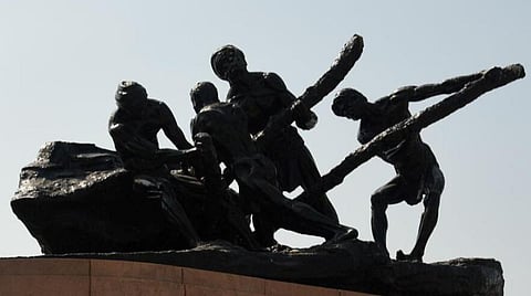 "சமூக சமத்துவம் காண்போம்" - தொழிலாளர் தினம்: தமிழகத் தலைவர்கள் வாழ்த்து