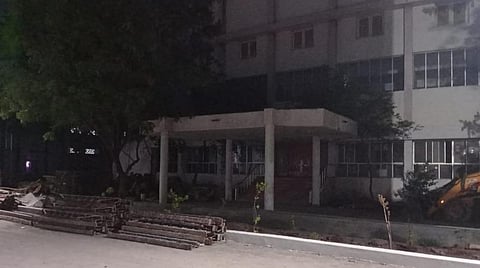 பராமரிக்க நிதியின்றி 3 ஆண்டுகளாக பூட்டிக் கிடக்கும் மதுரை அரசு மருத்துவக் கல்லூரி ஆடிட்டோரியம்