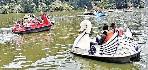 மே தின விடுமுறையையொட்டி உதகையை முற்றுகையிட்ட சுற்றுலா பயணிகள்