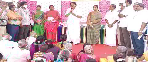 சாத்தூர் அருகே உள்ள என்.சுப்பையாபுரத்தில் மே தினத்தை முன்னிட்டு நடந்த கிராமசபைக் கூட்டத்தில் பேசிய அமைச்சர் சாத்தூர் ராமச்சந்திரன்.