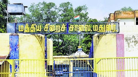 சாத்தான்குளம் கொலை வழக்கு | ‘உடன் கைதான போலீஸார் கொல்ல வருகின்றனர்’ - நீதிபதிக்கு கடிதம் அனுப்பிய காவல் ஆய்வாளர்