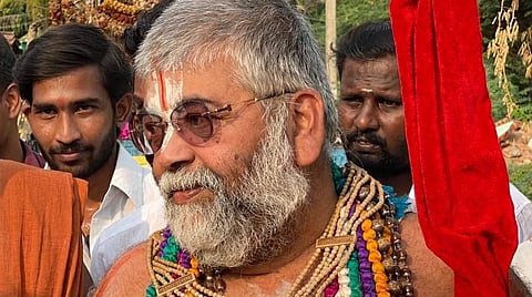 இந்து விரோத செயல்களை கடைபிடித்தால் அமைச்சர்கள், எம்எல்ஏக்கள் சாலையில் நடமாட முடியாது: மன்னார்குடி ராமானுஜ ஜீயர்