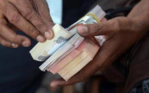 தடையின்மை சான்றுக்கு ரூ.9 லட்சம் லஞ்சம்: திருப்பூர் வணிகவரித்துறை அலுவலர் கைது