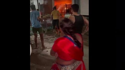 மத்தியப்பிரதேசத்தில் அடுக்குமாடி குடியிருப்பில் தீ விபத்து: 2 பெண்கள் உள்பட 7 பேர் பலி