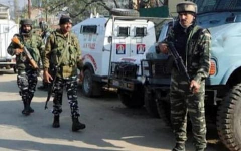 தீவிரவாதிகளுக்கு சிம் கார்டு விநியோகம் - ஜம்மு காஷ்மீரில் 19 இடங்களில் விசாரணை அதிகாரிகள் சோதனை