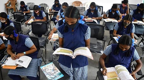 திமுக அரசு @ 1 ஆண்டு | பள்ளிக் கல்வி - சாபக்கேட்டில் இருந்து மீட்கும் சாத்தியப்பாடு!