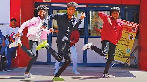 யூடியூப் உலா: ‘தல’ கானா Vs ‘தளபதி’ கானா