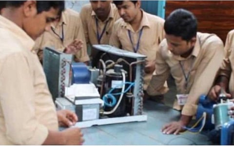 அரசு ஐடிஐ-களுக்கு 24 இன்ஜின்கள் வழங்கிய ஹூண்டாய்