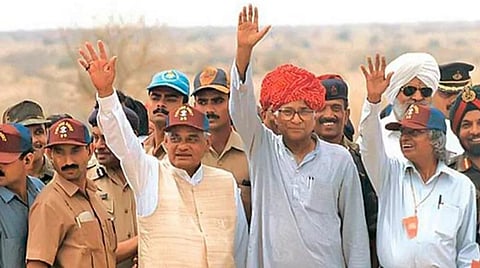 பொக்ரான் அணுகுண்டு சோதனையின் போது எடுக்கப்பட்ட படம்