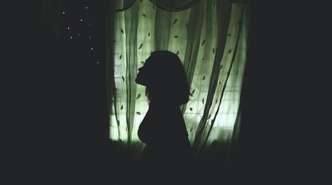 எந்தப் பிரச்சினையும் இல்லை... ஆனாலும், மனச்சோர்வு ஏன்? - ஒரு தெளிவுப் பார்வை