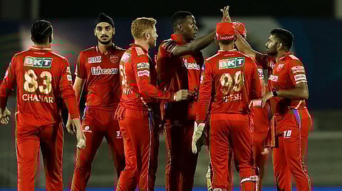 IPL 2022 | அசத்தல் பவுலிங்கால் சரிந்த மிடில் ஆர்டர் - பஞ்சாப் கிங்ஸிடம் வீழ்ந்தது பெங்களூரு அணி