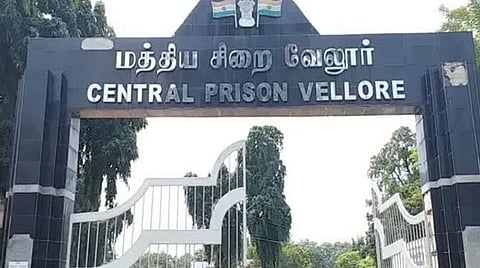 வேலூர் மத்திய சிறையில் பரோல் கேட்டு 15-வது நாளாக முருகன் உண்ணாவிரதம்