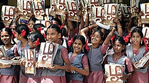 பாடப் புத்தகங்கள்: கொஞ்சம் குட்டியூண்டா யோசிக்க வேண்டும்..!