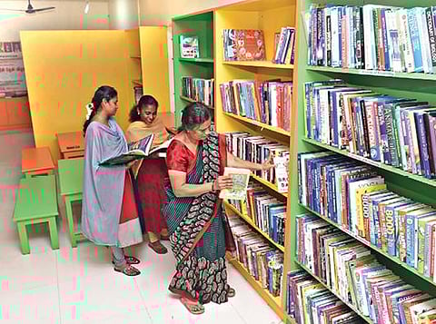 சேலம் மாவட்ட மைய நூலக வளாகத்தில் செயல்படும் குழந்தைகள் சிறப்பு நூலகம். படம்: எஸ்.குரு பிரசாத்