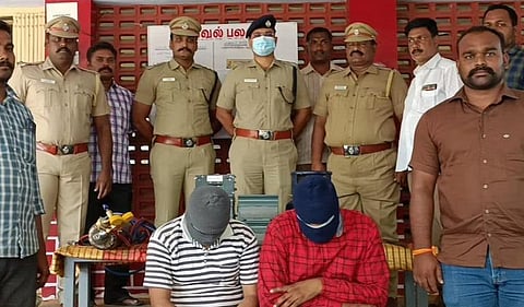 நாமக்கல்லில் ஏடிஎம் கொள்ளையில் ஈடுபட்ட வடமாநில கொள்ளையர்கள் இருவர் கைது: ரூ.1.58 லட்சம் ரொக்கம், காஸ் வெல்டிங் இயந்திரம் பறிமுதல்