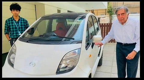 உதவியாளர் சாந்தனு நாயுடு & ரத்தன் டாடா.