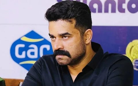 மலையாள நடிகை பாலியல் புகார் - கேரள போலீஸுக்கு ‘ஆட்டம்’ காட்டும் விஜய் பாபு