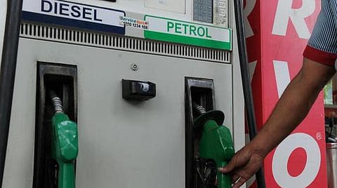 பெட்ரோல், டீசல்: மாநில அரசின் வரியும் குறைக்கப்படுமா?