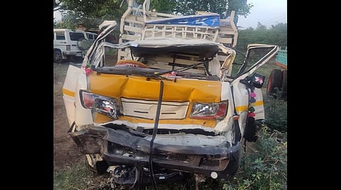 சிதம்பரம் | லாரி மீது மினி லாரி மோதி விபத்து: 3 வயது குழந்தை உள்பட 4 பேர் பலி