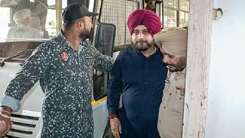 பட்டியாலா சிறையில் நவ்ஜோத் சிங் சித்துவுக்கு க்ளார்க் வேலை ஒதுக்கீடு: சிறப்பு உணவுக்கு அனுமதி