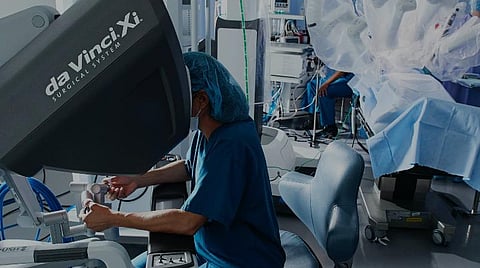 அரசு மருத்துவமனையில் ரோபோடிக் உதவியுடன் அறுவைச் சிகிச்சை