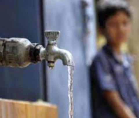 நாடுமுழுவதும் குழாய் மூலம் குடிநீர்: 50 சதவீதம் நிறைவு
