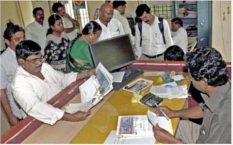 ரூ.5 ஆயிரம் செலுத்தினால் ‘தட்கல்’ முறையில் உடனடியாக பத்திரப் பதிவு - முதல்கட்டமாக 100 பதிவாளர் அலுவலகங்களில் அமலாகிறது