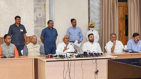 அனைத்து கட்சி கூட்டத்தில் பிஹார் முதல்வர் நிதிஷ் குமார்.