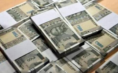 அரசு வேலை வாங்கி தருவதாக ரூ.23 லட்சம் மோசடி: அரசு ஊழியர் உட்பட 2 பேர் மீது வழக்கு