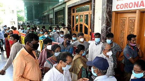 தொடர்ந்து அதிகரித்து வரும் கரோனாவை கட்டுப்படுத்த நடவடிக்கை - தமிழ்நாடு உள்ளிட்ட 5 மாநிலங்களுக்கு எச்சரிக்கை