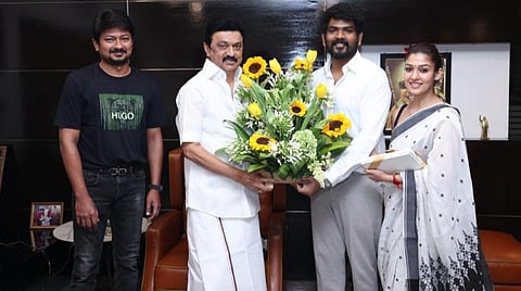 ஜூன் 9-ல் திருமணம்: முதல்வர் ஸ்டாலினுக்கு அழைப்பிதழ் வழங்கிய நயன்தாரா - விக்னேஷ் சிவன்