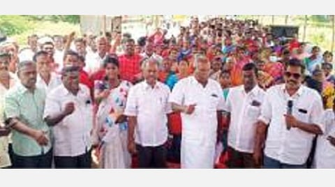 என்எல்சி நிர்வாகத்தை கண்டித்து கம்மாபுரத்தில் நடந்த ஆர்ப்பாட்டத்தில் பங்கேற்ற மார்க்சிஸ்ட் கம்யூனிஸ்ட் மாநில செயலாளர் கே.பாலகிருஷ்ணன்.