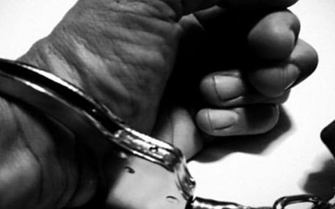 ஓமலூர் அருகே மாணவிக்கு தொல்லை கொடுத்த தனியார் பள்ளி தலைமை ஆசிரியர் கைது