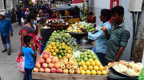 சென்னை மாநகராட்சியில் உருவாக்கப்பட்ட சாலையோர விற்பனைக் குழுக்கள் கலைப்பு