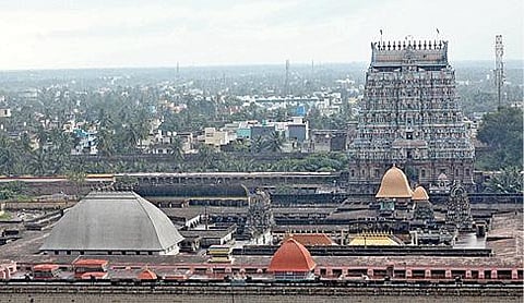 சிதம்பரம் நடராஜர் கோயில்.