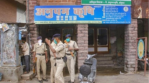 உர ஏற்றுமதி ஊழல்: ராஜஸ்தான் முதல்வரின் சகோதரர் வீட்டில் சிபிஐ சோதனை