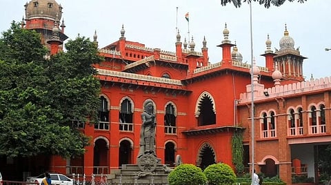 வருவாய்த் துறையின் அரசாணையை எதிர்த்து வழக்கு - தமிழக அரசு பதிலளிக்க உயர் நீதிமன்றம் உத்தரவு