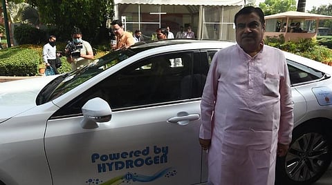 பெட்ரோல் வாகனங்களுக்கு நிகராக மின் வாகன விலை குறையும் - மத்திய அமைச்சர் நிதின் கட்கரி உறுதி